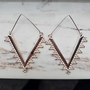 Rose gold diamond shape triangle pattern hoop earrings